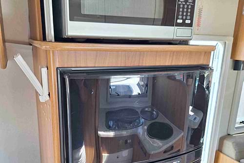 Leisure Rent Superior Motorhome image 