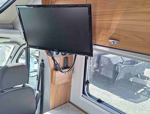 Leisure Rent Superior Motorhome image 